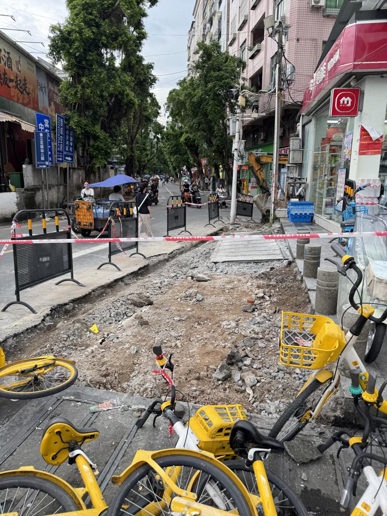 广州街坊: 天河棠东什么时候才能修好路？

春江花园条路本身就窄，永远有违停，双