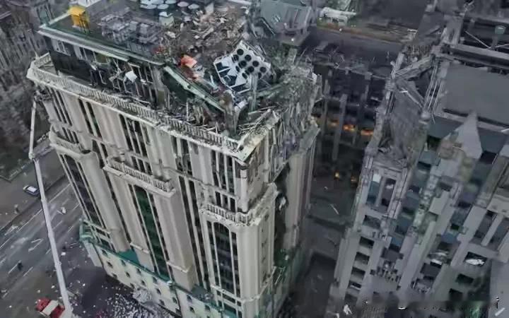 一个在基辅的华人说了句大实话，现在基辅晚上根本不敢开灯，防空警报响了也没什么用，