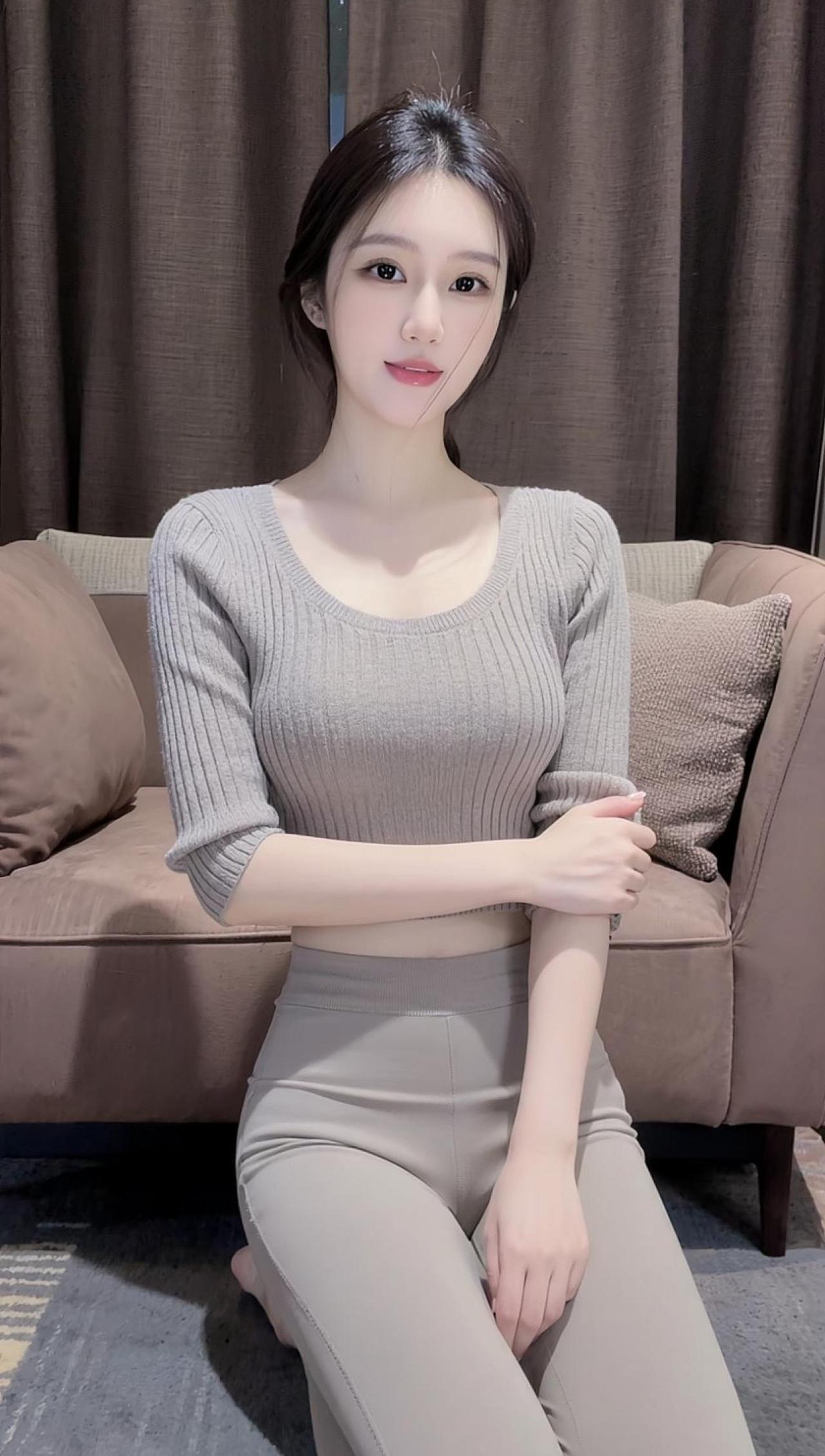 AI家居休闲照 随变ai随便玩