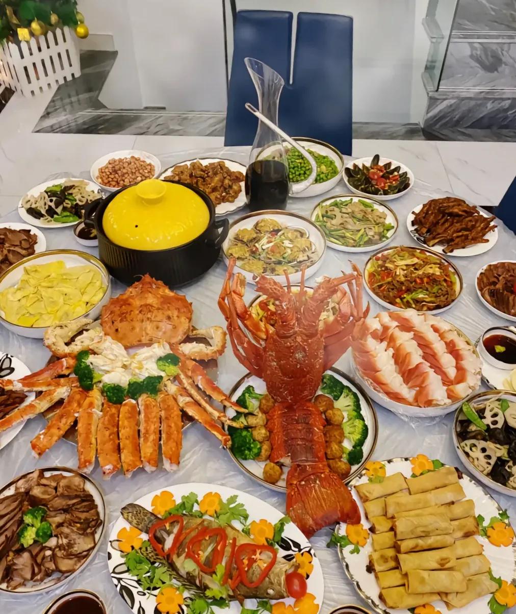#跨年美食大赏#跨年美食大赏，少不了那些寓意吉祥的传统美食。饺子、汤圆、年糕等，