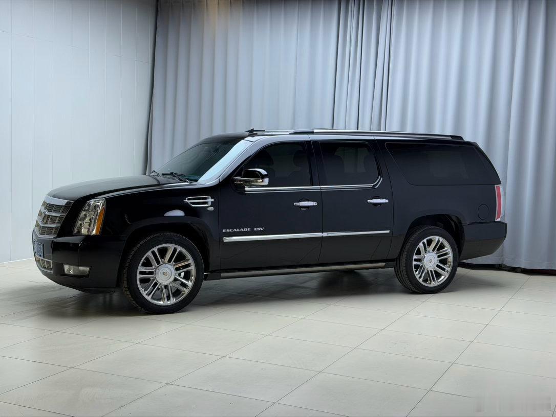 整备完 洗车 拍了个照片 这个是真的帅