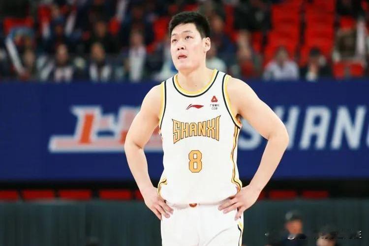 今晚的CBA比赛真是充满了戏剧性，新疆男篮以100-93战胜北控，迎来了四连胜，