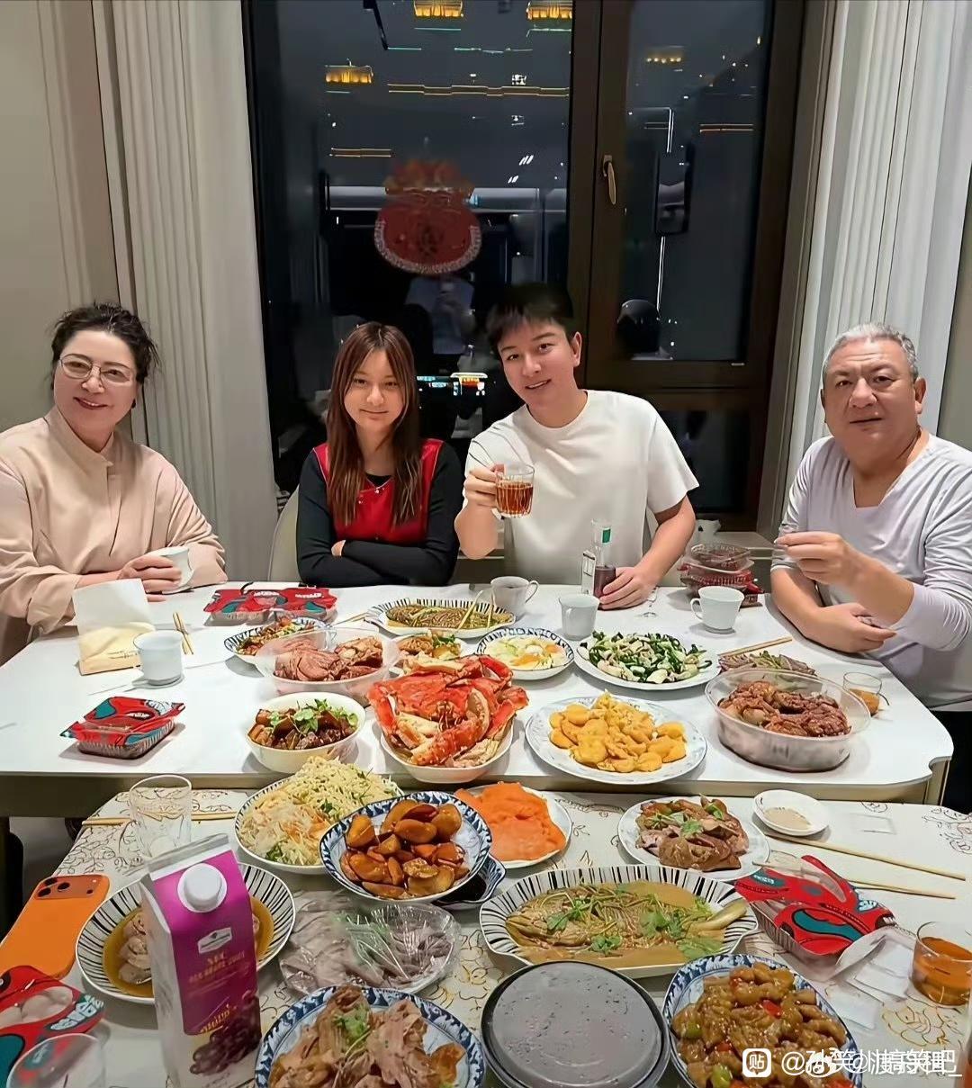 贾乃亮聚餐，放在浙江农村这桌菜什么水平 