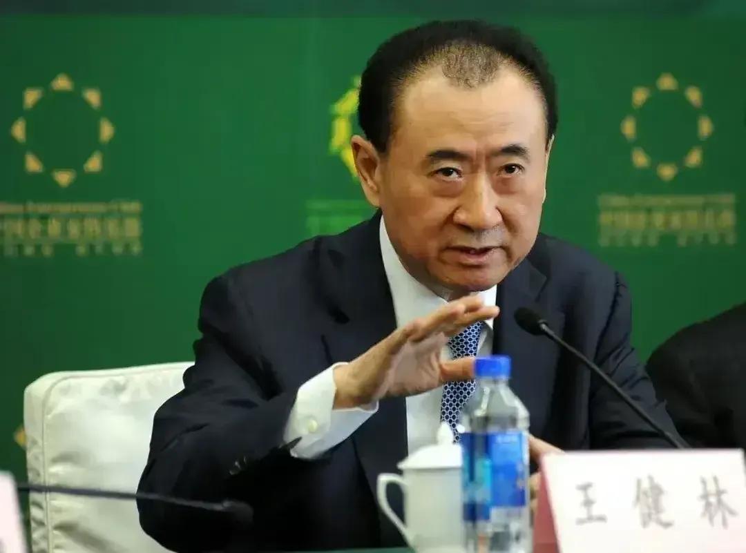 在中国经济发展的大潮中，三人都是艺高人胆大的弄潮儿。都曾做过当中国房地产龙头大哥