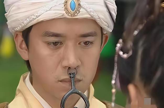 当年那些造型够雷人的，为啥就没人吐槽呢？
大家知道这部是啥剧吗？古装剧造型对比 