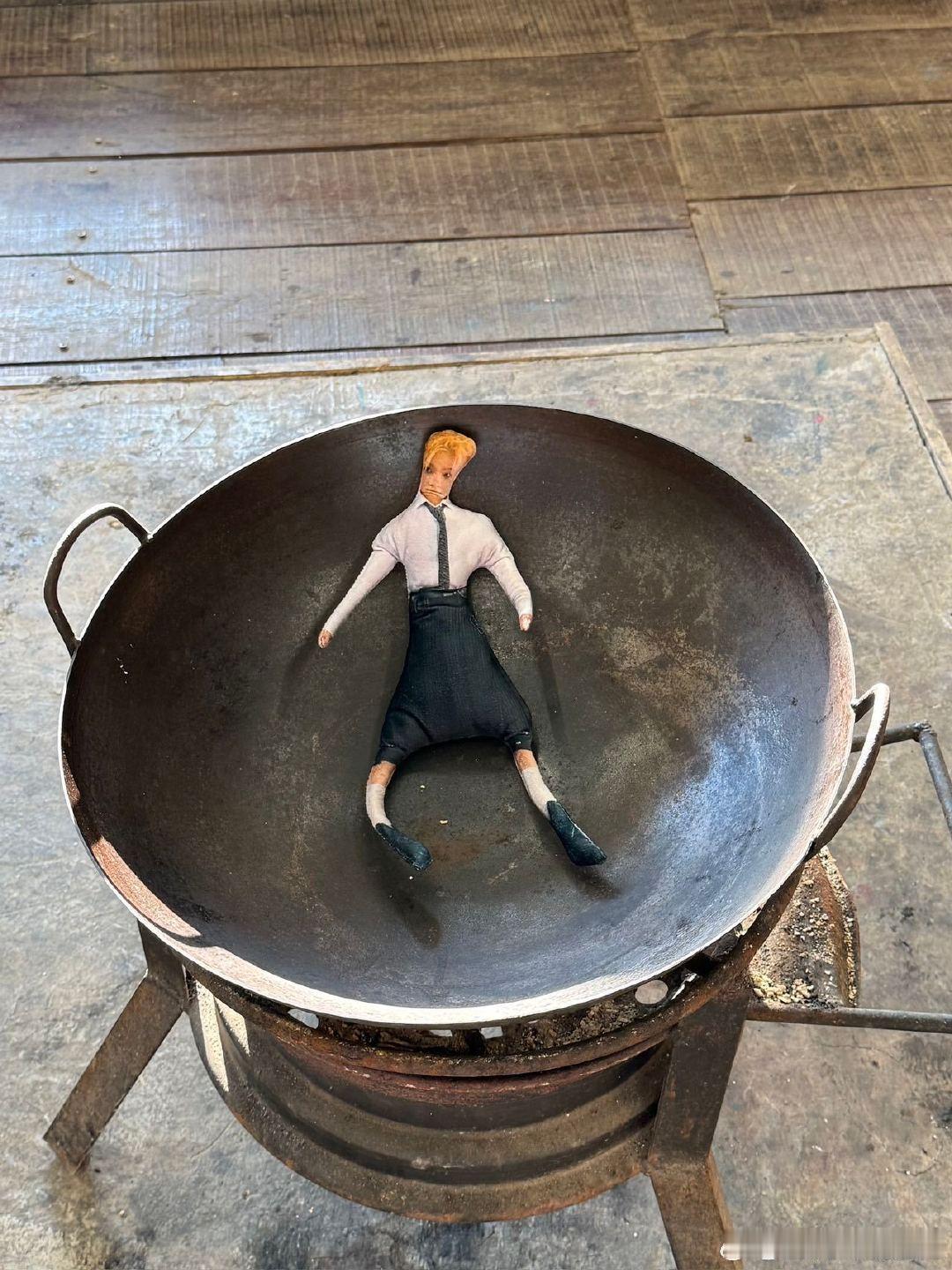 周震南老鼠干在蘑菇屋干上活了 蘑菇屋被周震南拿捏！老鼠干干活锅碗瓢盆躺枪，速速放