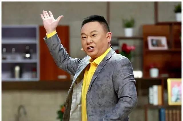 2000年，春晚小品演员邵峰的妻子得了“不死癌症”红斑狼疮，首次住院费要10万元