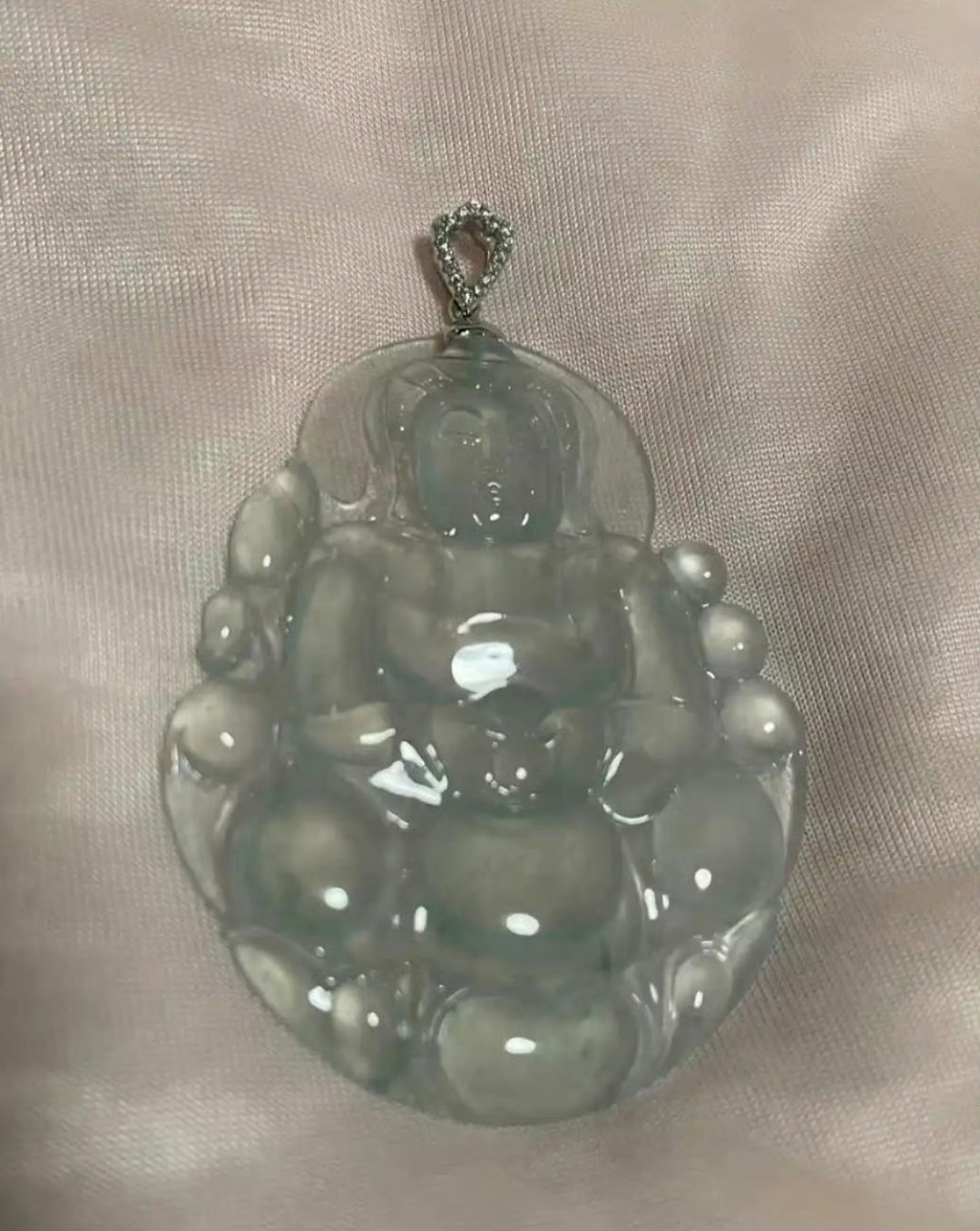 各位大神我问问，胖东来买的冰种翡翠，能值3万嘛？ ​​​