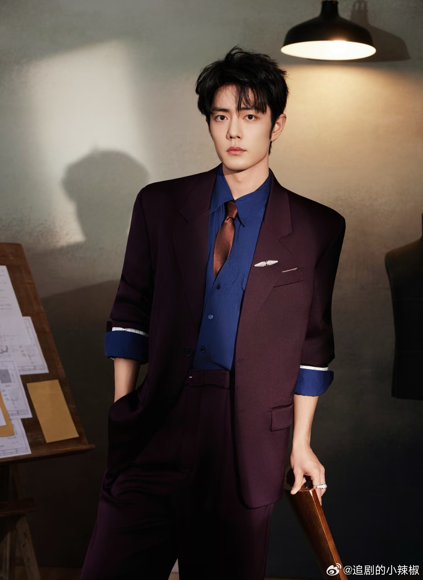 不知道 YSL男帝戴着宝诗龙的钻戒很曼妙 