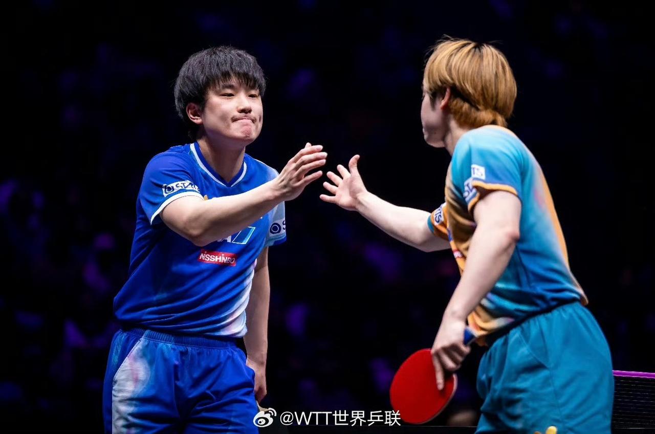 2-4，林昀儒不敌张本智和，多哈冠军赛曾以4-3绝杀张本！2026年WTT重庆冠
