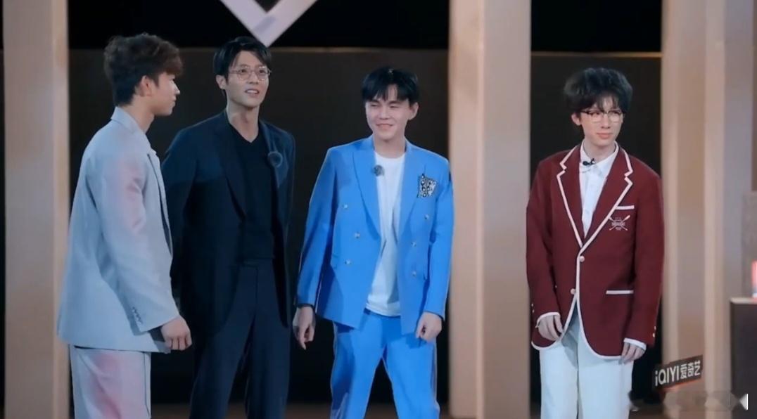 #陈靖可主动上PK台救队友##十天之后回到现实# 陈靖可的主动上 PK 台，为团