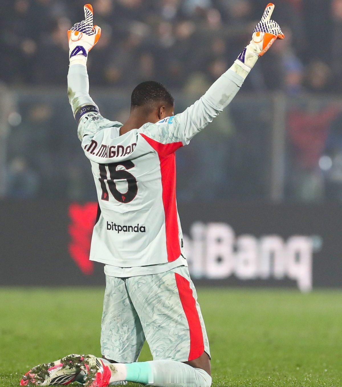 【麦尼昂续约】麦尼昂经纪人抵达米兰之家，最后敲定续约细节，最近几天应该就会官宣续