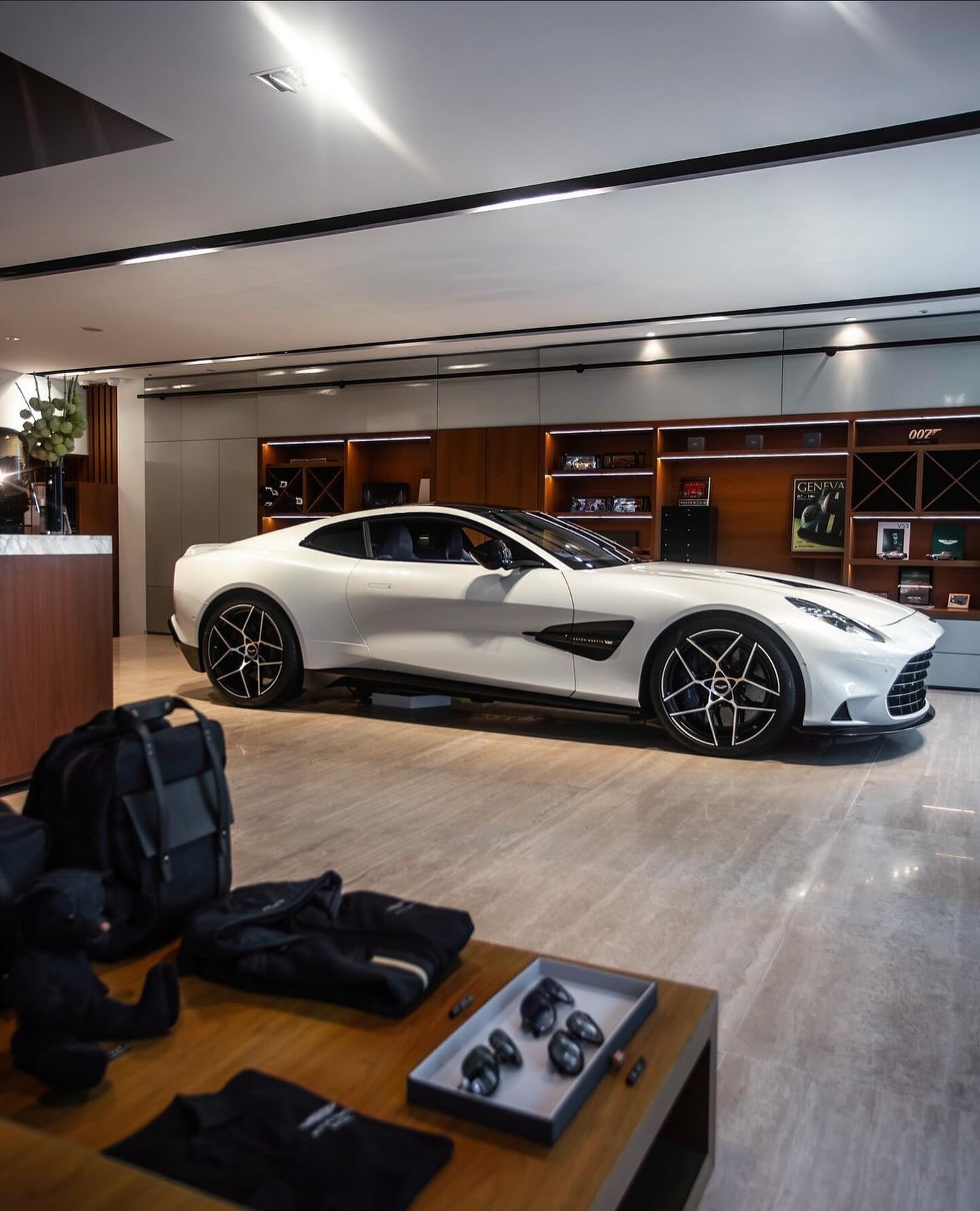 Aston Martin Vanquish#astonmartin##阿斯顿马丁