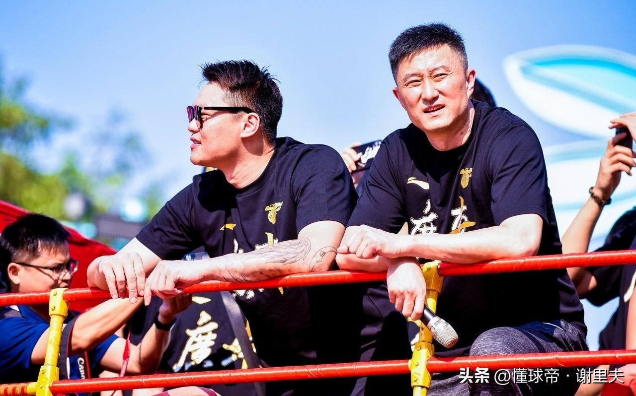 广东宏远重磅接连官宣，放出两大人事变动，杜锋垂帘听政，荣膺宏远总教练，明升暗降，