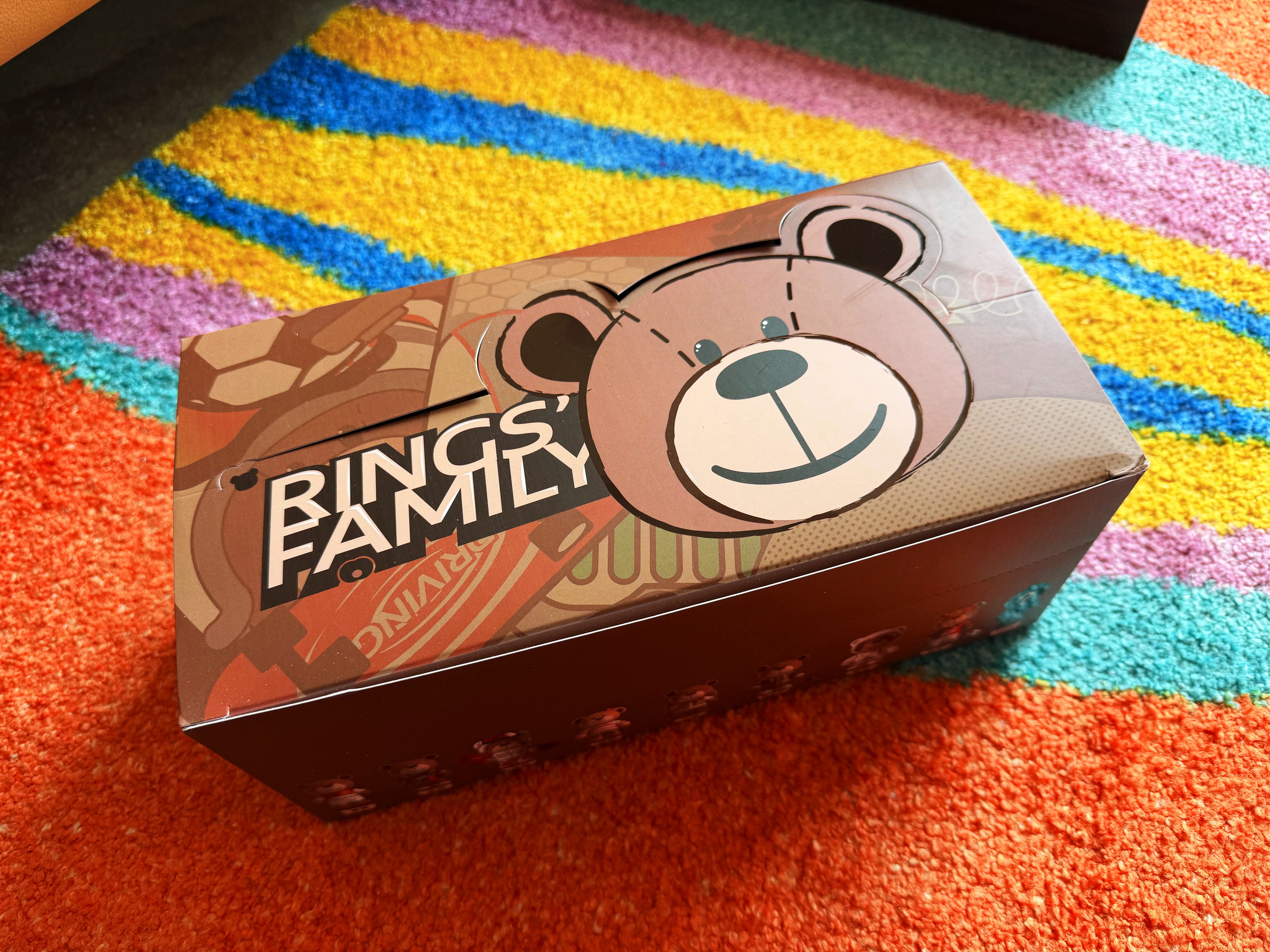 叮当看到盲盒说，这肯定是送给我的！奥迪寄来的礼物，有趣，做工真不错 