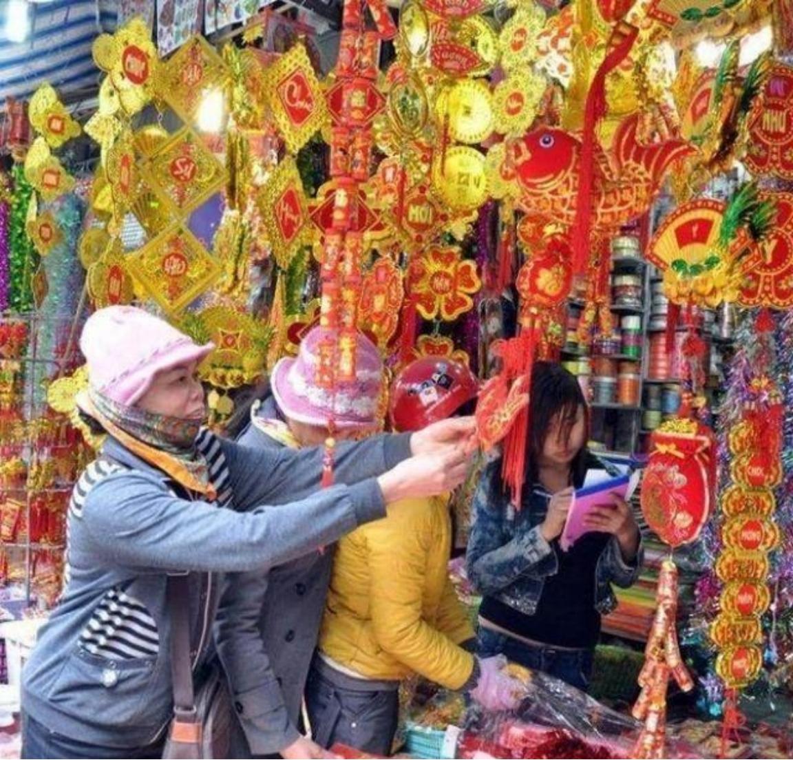 越南不恨美国，不恨日本，越南就连殖民几十年的法国都不恨，就只恨中国。吃中国饭，砸