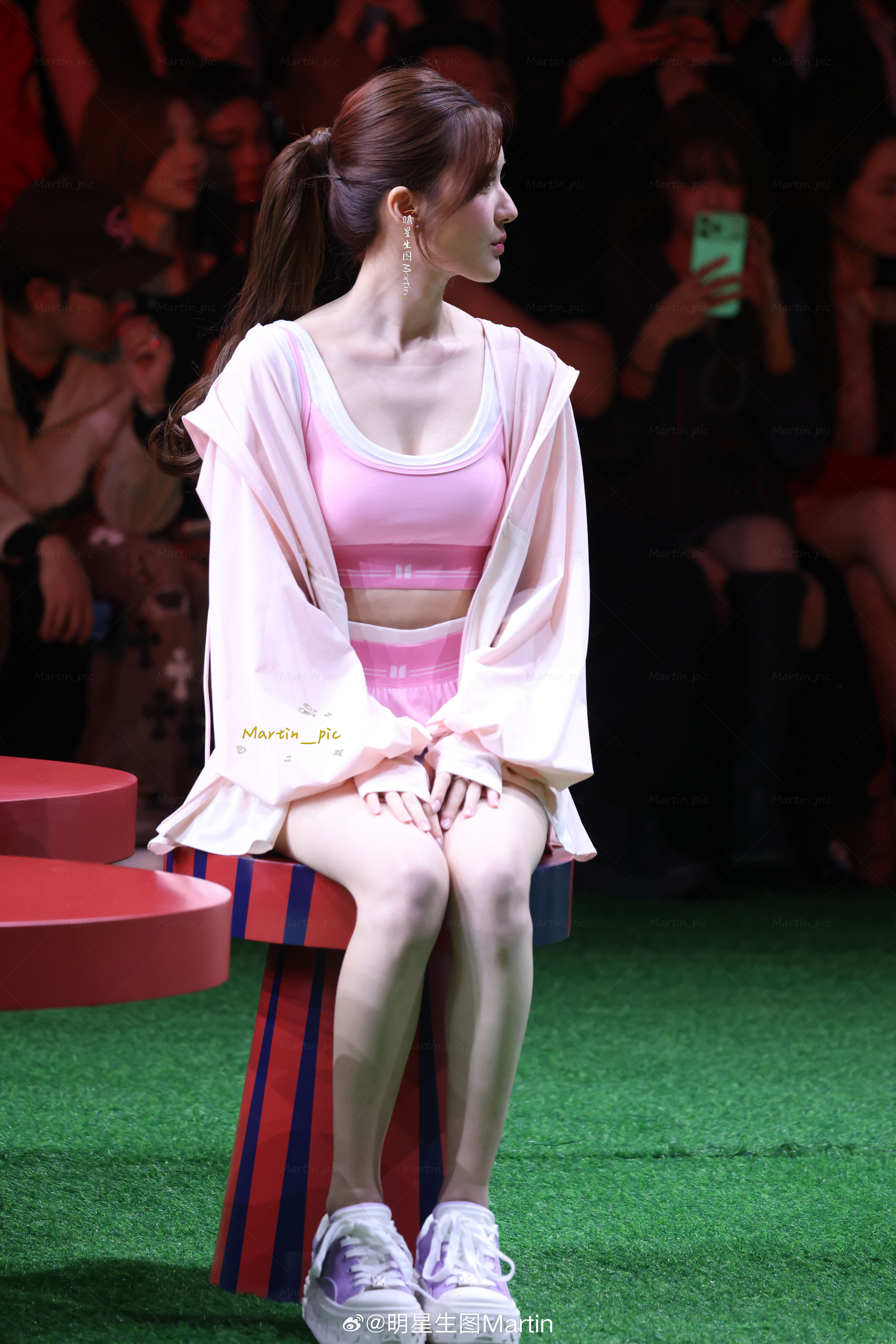 赵露思生图运动风美少女 