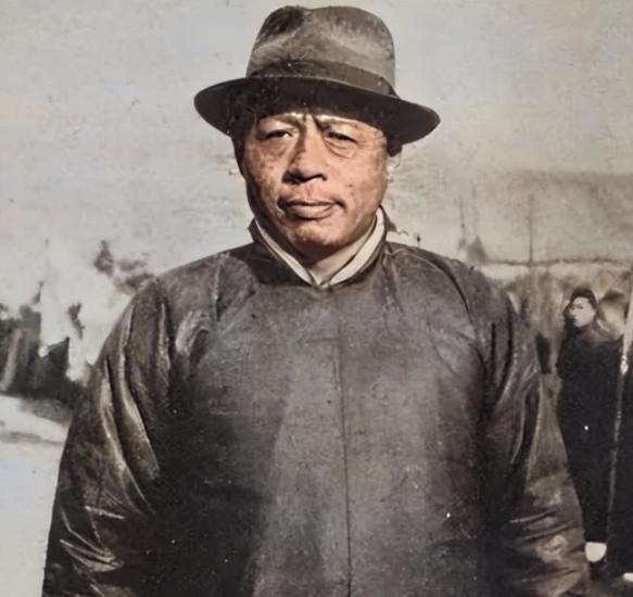 1944年八路军干部陈克被俘，临刑前，一名“汉奸”自告奋勇充当行刑人，两声枪响后