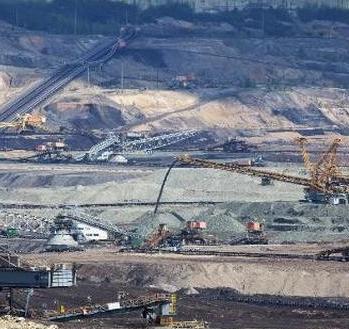 4月17号，国安部门通报了一件事。
境外间谍策反了一家中国企业的核心员工。

这