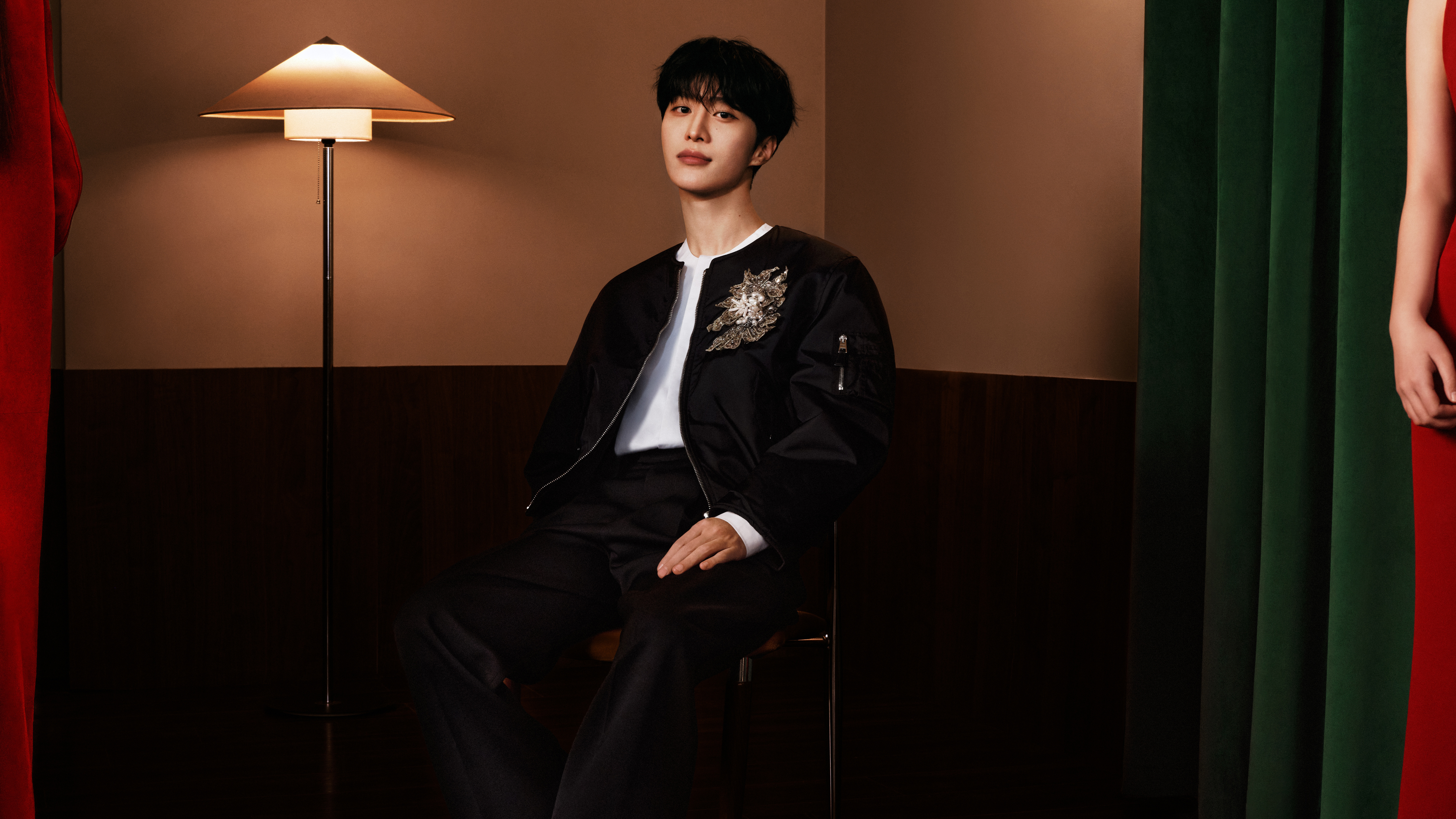 范丞丞、章若楠 出镜 GIVENCHY 新年贺岁大片，风度自持优雅斐然，新章启程