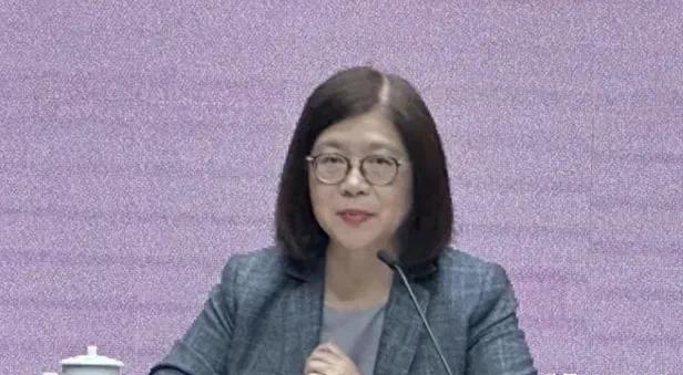 台湾知名媒体人黄智贤给大陆提了个醒，“有些领域是不能完全交给私人掌控的。就拿美国