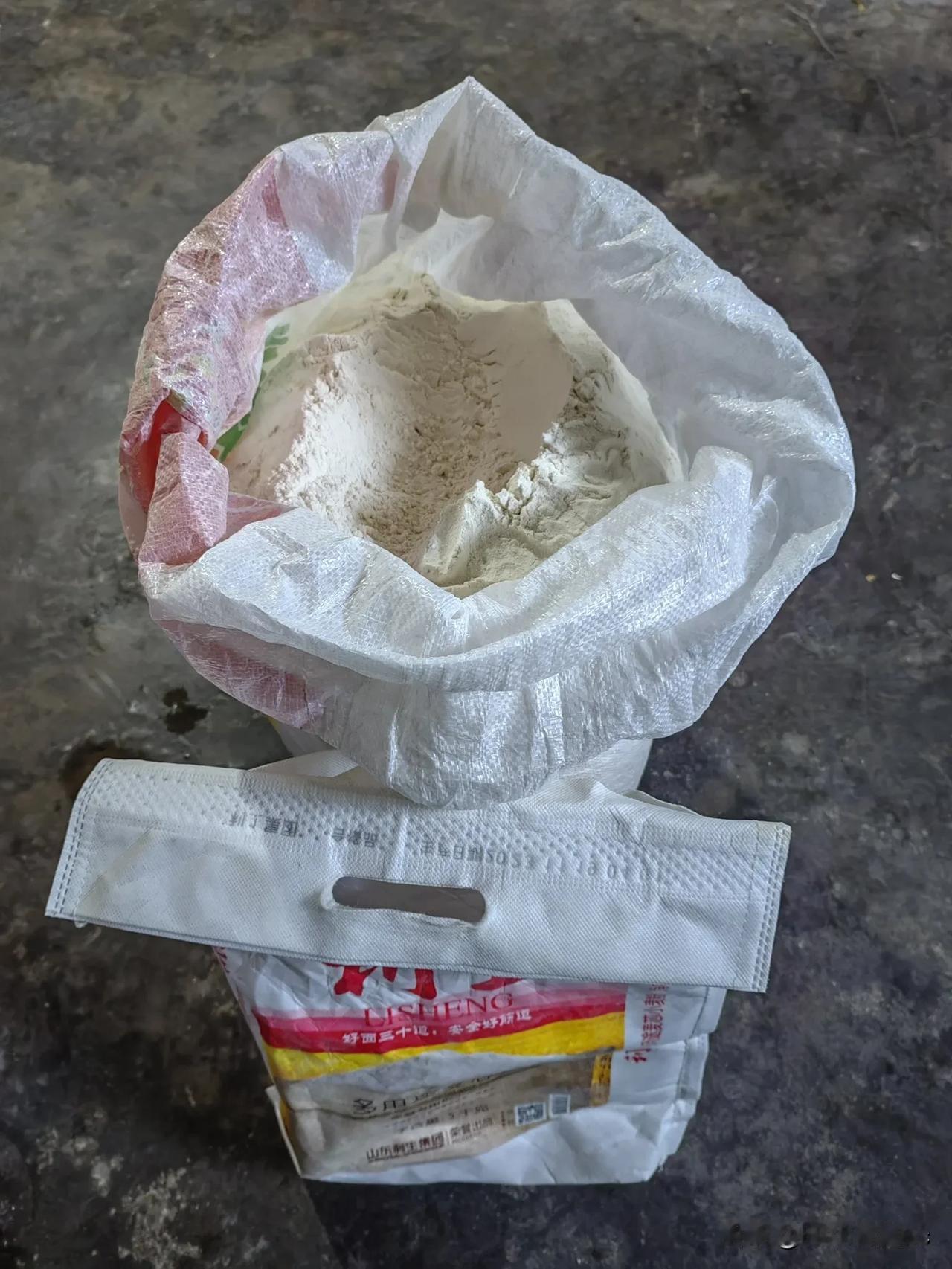 家中有粮，心中不慌。兄弟们的深情厚谊，令人感动！