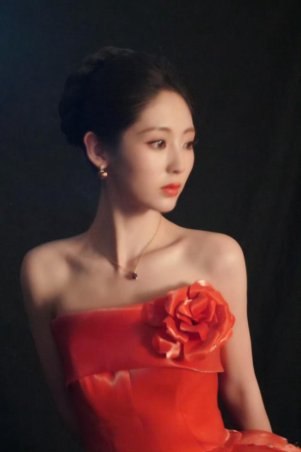 邢菲喊任嘉伦哥 邢菲喊任嘉伦哥 邢菲晒任嘉伦合照