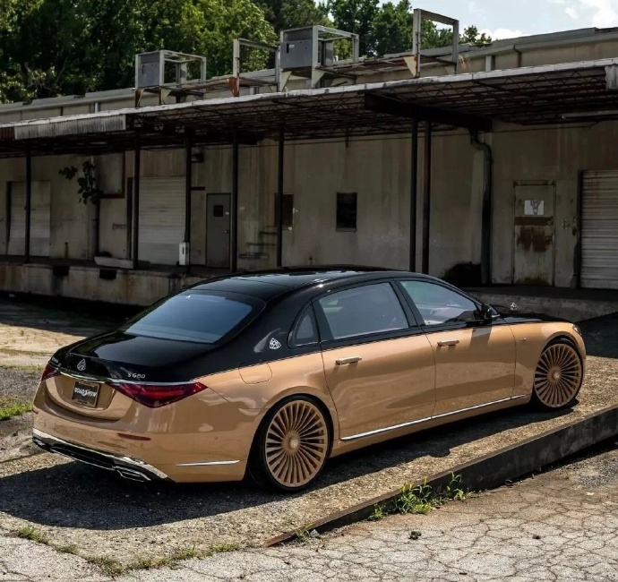 迈巴赫S680 Virgil Abloh版车型，新车是基于现款迈巴赫S680打造