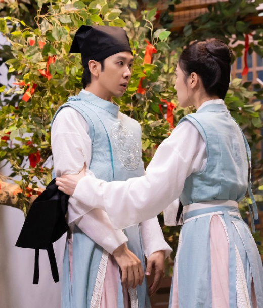 朱美吉说搭档比对象难找《喜人奇妙夜》快开录时，刘思维和朱美吉都落单了。刘思维之前