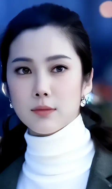 王珂：她被称为“女版于震”，曾红的发紫，比刘涛还美，如今为何消失了？ 王珂是山东
