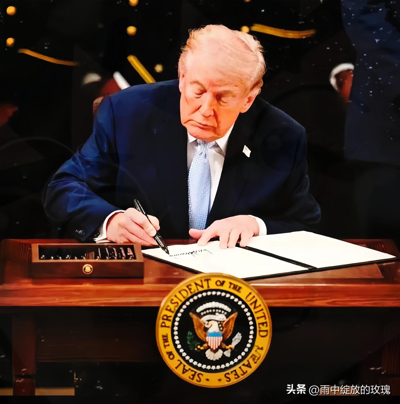 百年惯例被打破！美元首次印上总统签名，历史真的不一样了
 
近期美国财政部对外公