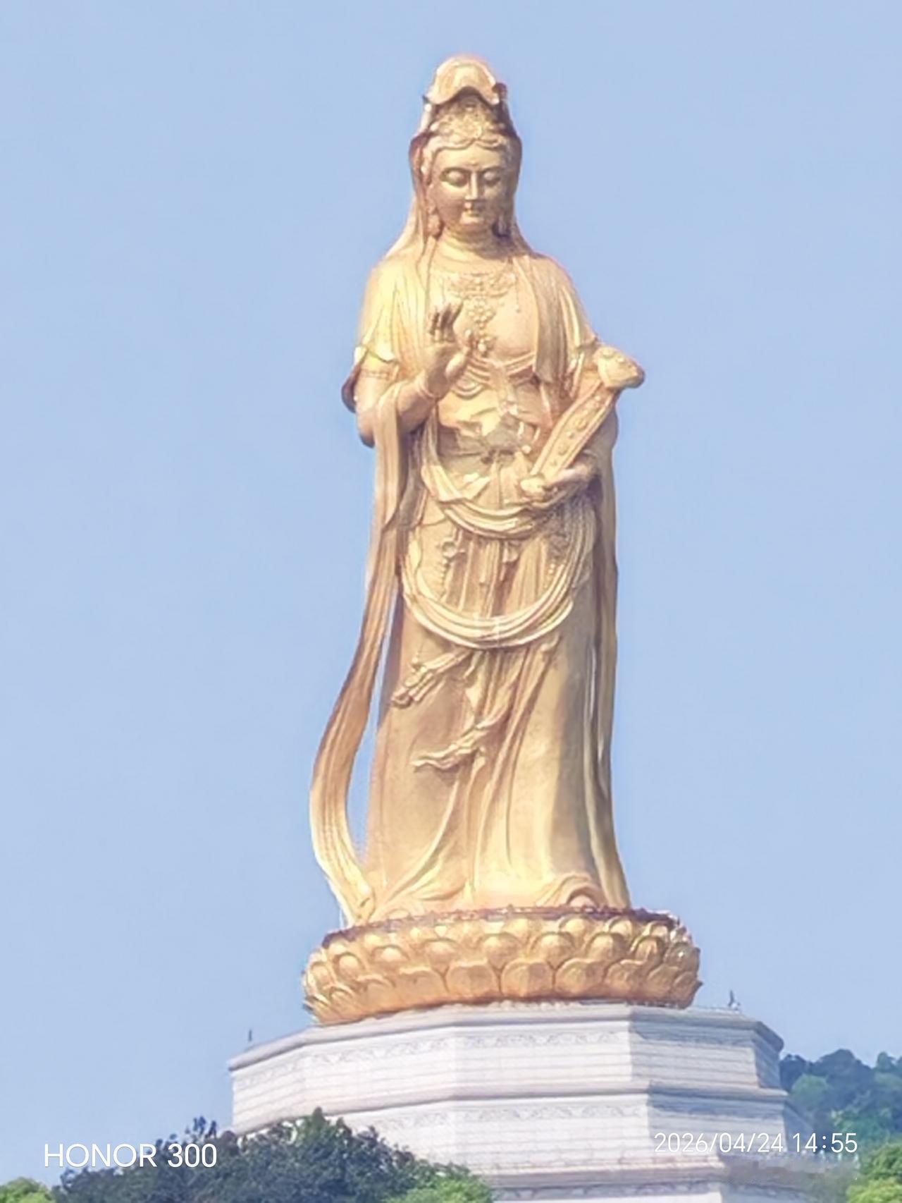 分享一张景点照片大如意圣境，位于江苏省苏州市吴中区金庭镇（太湖西山岛）绮里坞，是