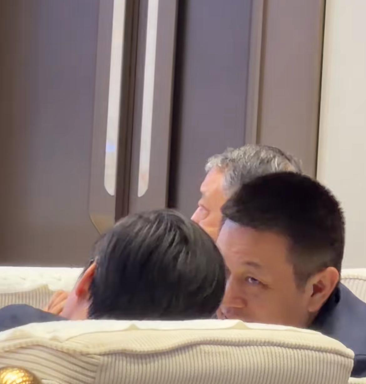 雷军与李斌同框

10月21日，2026 世界智能网联汽车大会在北京亦庄开幕。开