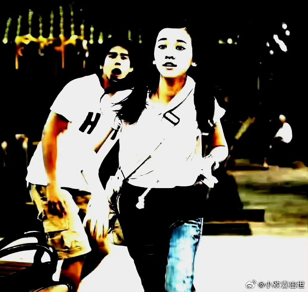 台湾导演郑芬芬作品《听说》中饰演黄天阔的彭于晏与陈意涵饰演的秧秧。阳光男孩黄天阔