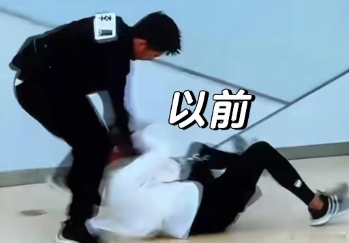 李晨不是老了只是不敢撕了早期每一期都有他高光时刻，撕名牌碾压全场超吸睛，现在低调