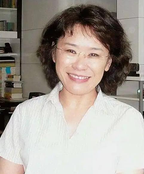 张海迪是个谜！她已经70多岁，虽然患有多种疾病，但如今不仅面色红润，还活得十分健