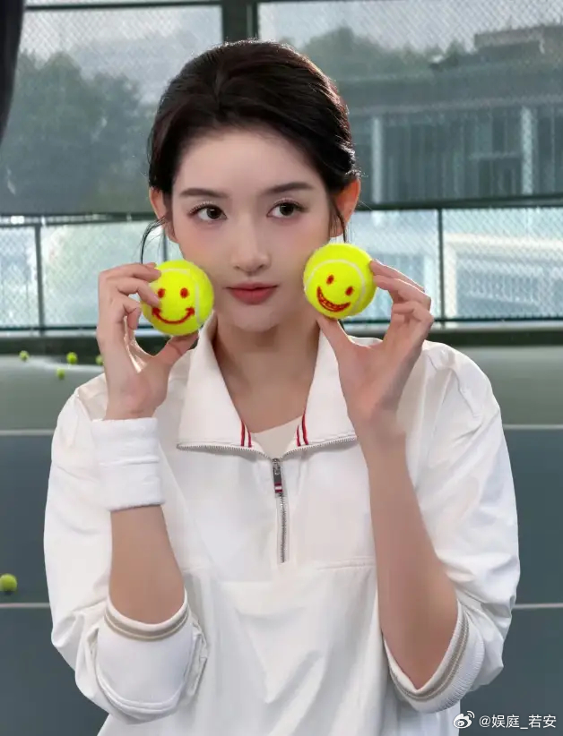 【娱乐八卦💃🏻💃🏻💃🏻】1.宋雨琦跟团巡演，意外撞到后脑勺不得不暂时