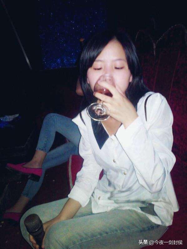 我原来在南阳认识过一个女孩，胖胖的，是郭敬明的笔友。
她是一家小公司的总经理助理