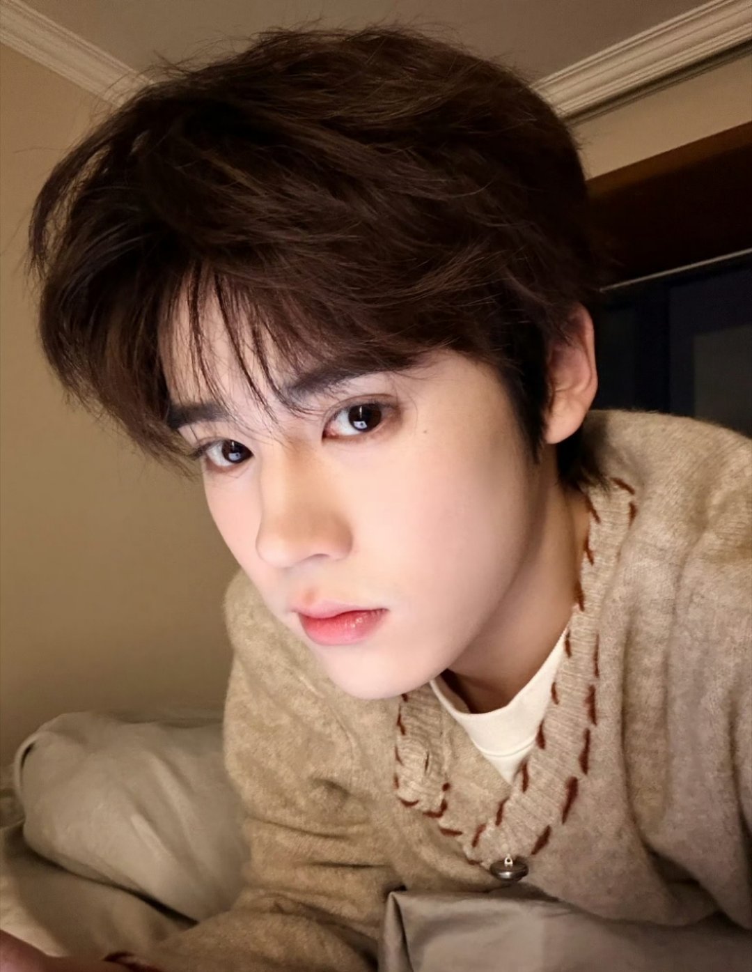 姚景元是新鲜的自拍，二月快乐🎉这下真的要新年快乐了！！ 