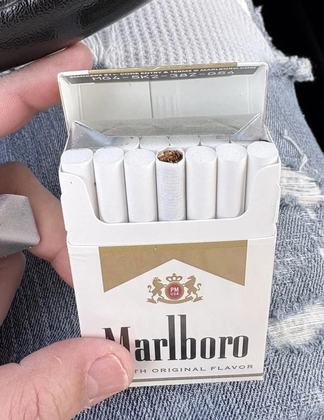 为什么烟盒里要倒放一根烟？抽烟的人有故事
发现老外也喜欢这么做，
这有什么说法吗