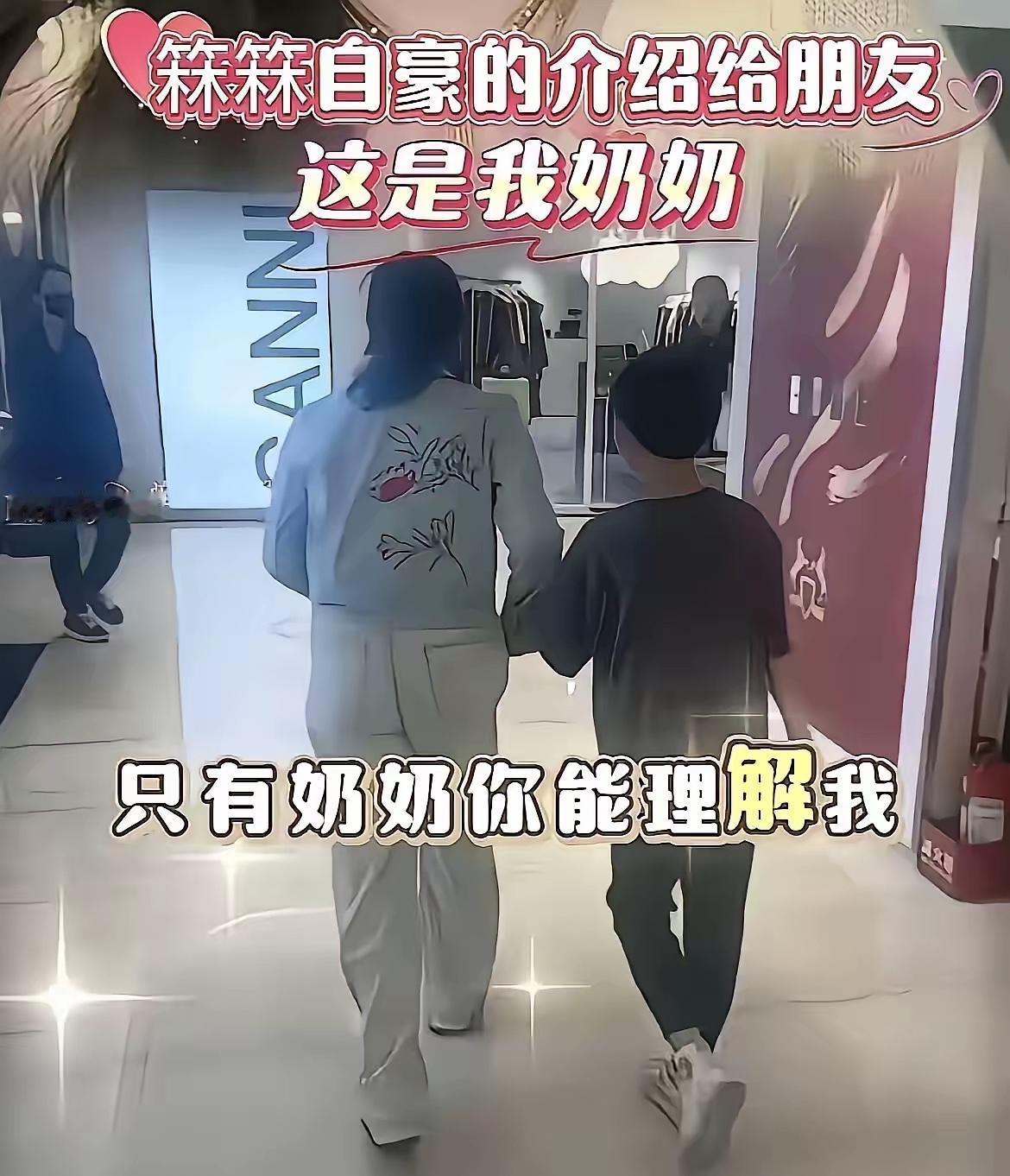 兰姐真的很疼孩子们，想到曾经她为了见到孩子们，出国，坐飞机，都得去了呢？还好她身
