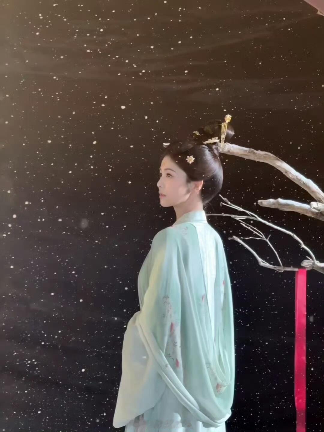 白鹿说后面的剧情心疼叶璃的人会崩溃 已经心疼到不敢看了，白鹿你这句话像在给我打预