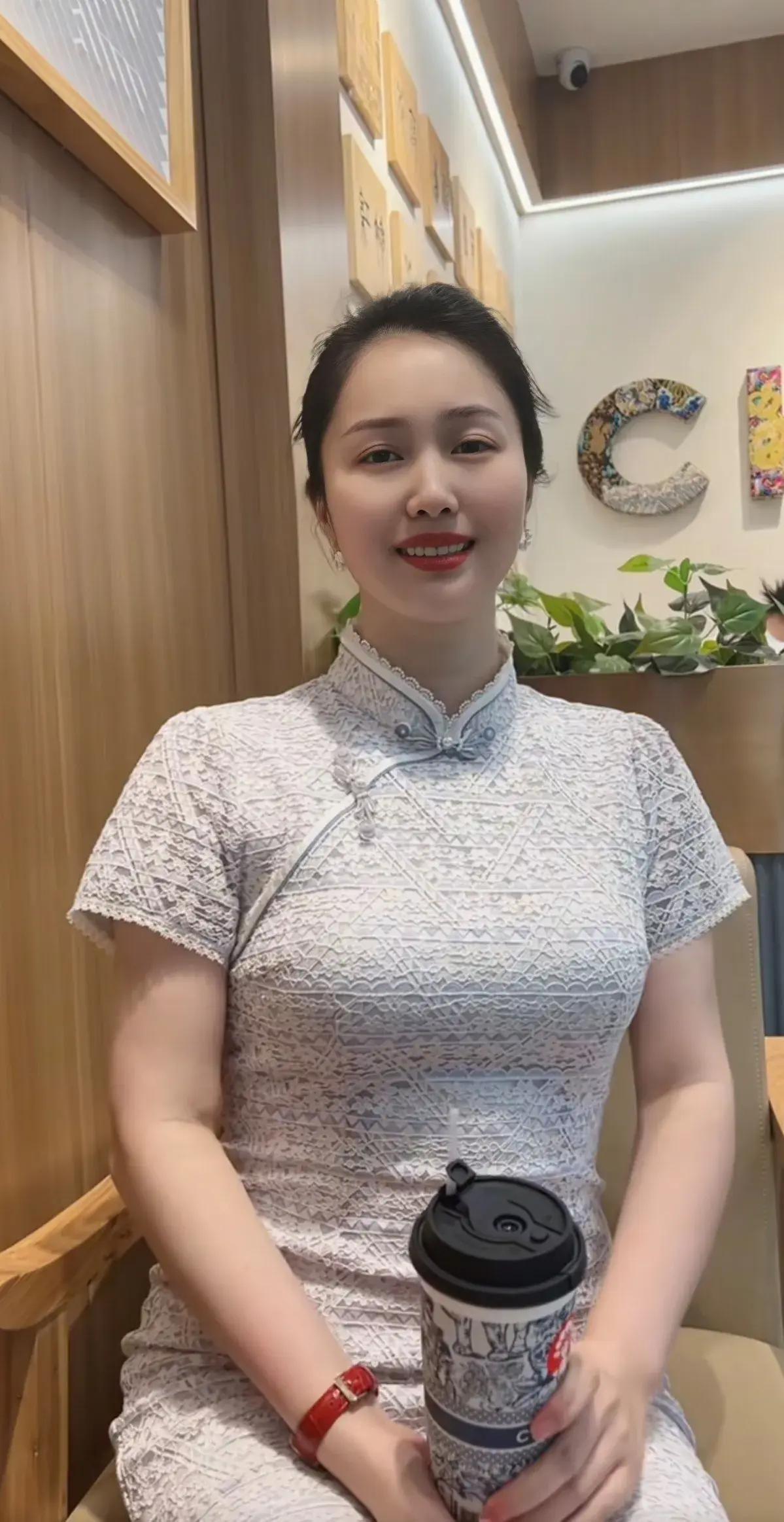 减肥是靠毅力的！
就是不吃晚饭，体重也降的不明显，真愁人！