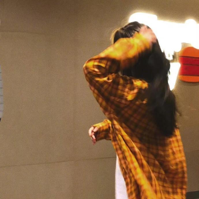 [2025]  “人在无助的时候需要的是共情而不是大道理，我需要的是靠山，又不是