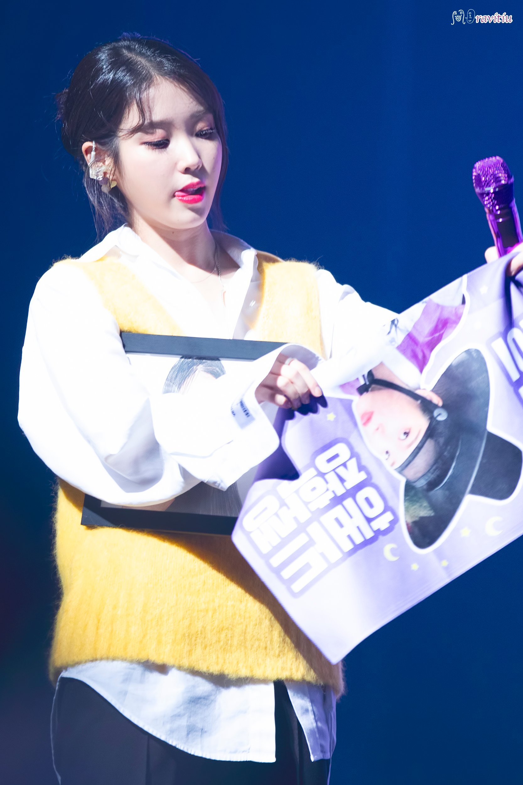 IU[超话]  🐶IU高露洁口腔亮白美学大使 2019年时光机🐥190921