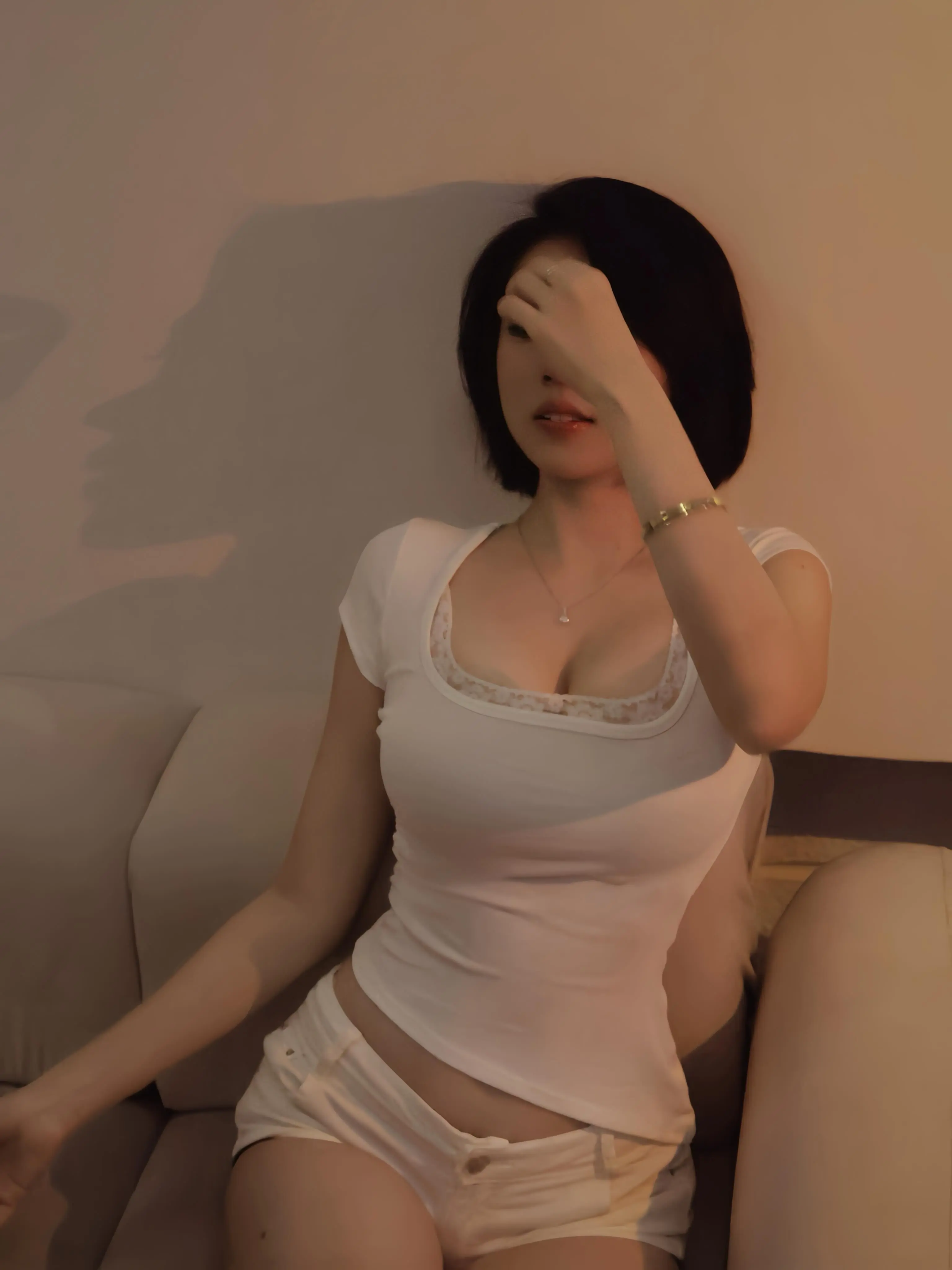 分享照片 短发女生 感觉至上 氛围感拍照