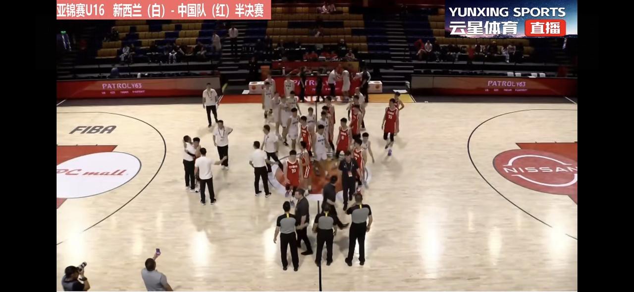 男篮亚洲杯决赛重演？
今天下午男篮U16亚锦赛，中国队86-72战胜新西兰，小伙
