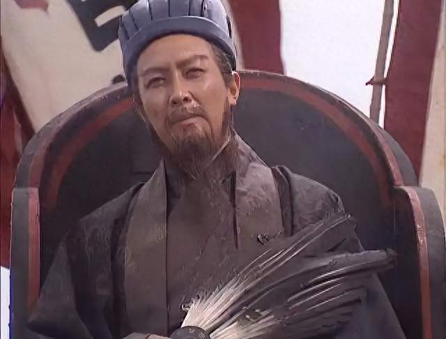 诸葛亮双腿好好的，北伐时为什么天天坐一辆丧车？