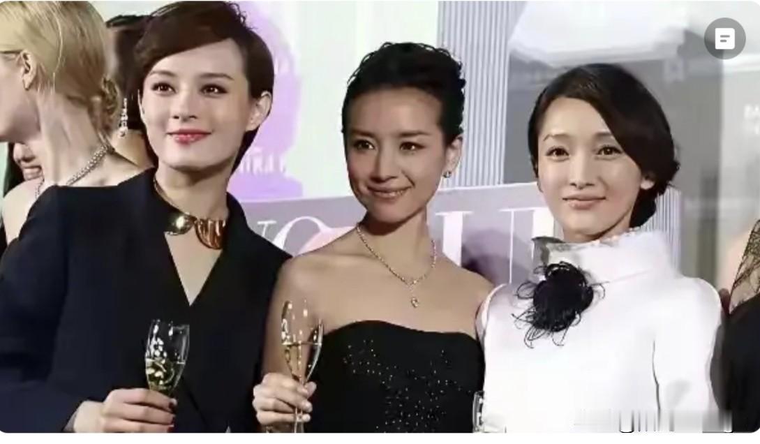 三位女演员我都喜欢，但最喜欢的是孙俪，她演的每一部作品我都看过。三人站在一起，孙