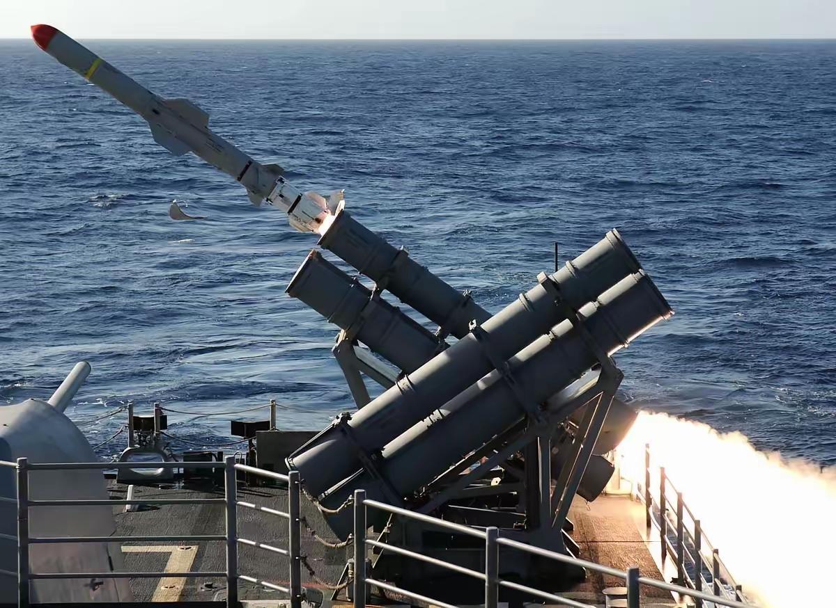 泽连斯基想化解有关和平协议的政治危机，可太难了。当地时间12月2日，他就说俄乌和